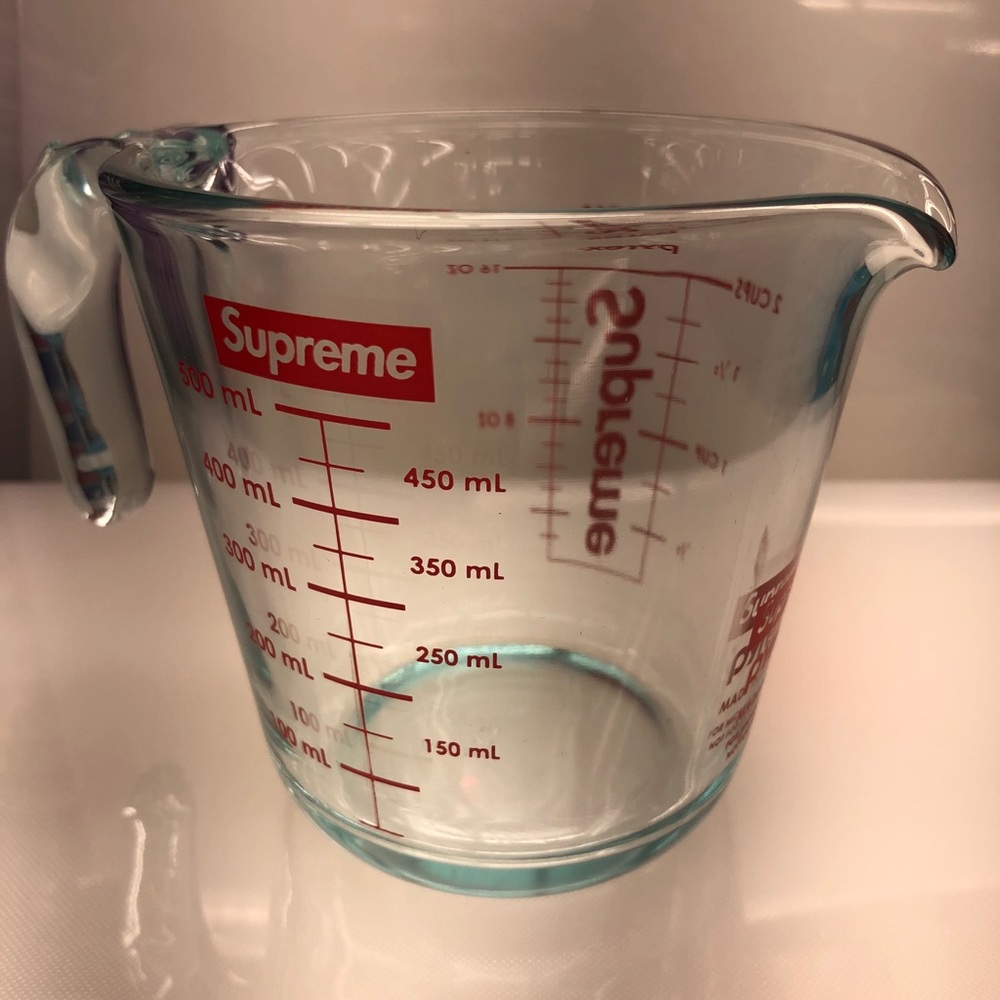 Supreme Pyrex 2-Cup Measuring Cup Limited Edition!
